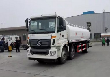 福田歐曼小三軸20噸灑水車(chē)圖片 福田歐曼小三軸20噸灑水車(chē)圖片