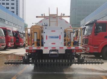 6.3立方東風(fēng)華神T3標(biāo)準(zhǔn)型瀝青灑布車(chē) 6.3立方東風(fēng)華神T3標(biāo)準(zhǔn)型瀝青灑布車(chē)