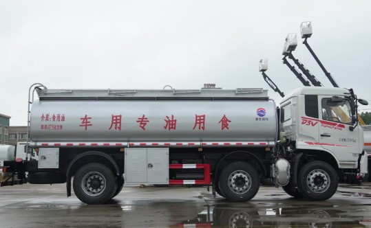東風(fēng)暢行D3V小三軸食用油運(yùn)輸車(chē)_潤(rùn)知星牌SCS5250GSYDFV6型食用油運(yùn)輸車(chē) 東風(fēng)暢行D3V小三軸食用油運(yùn)輸車(chē)_潤(rùn)知星牌SCS5250GSYDFV6型食用油運(yùn)輸車(chē)