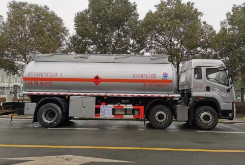 解放JK6前四后四20方易燃液體罐式運(yùn)輸車_潤(rùn)知星牌SCS5264GRYCA6型易燃液體罐式運(yùn)輸車 解放JK6前四后四20方易燃液體罐式運(yùn)輸車_潤(rùn)知星牌SCS5264GRYCA6型易燃液體罐式運(yùn)輸車